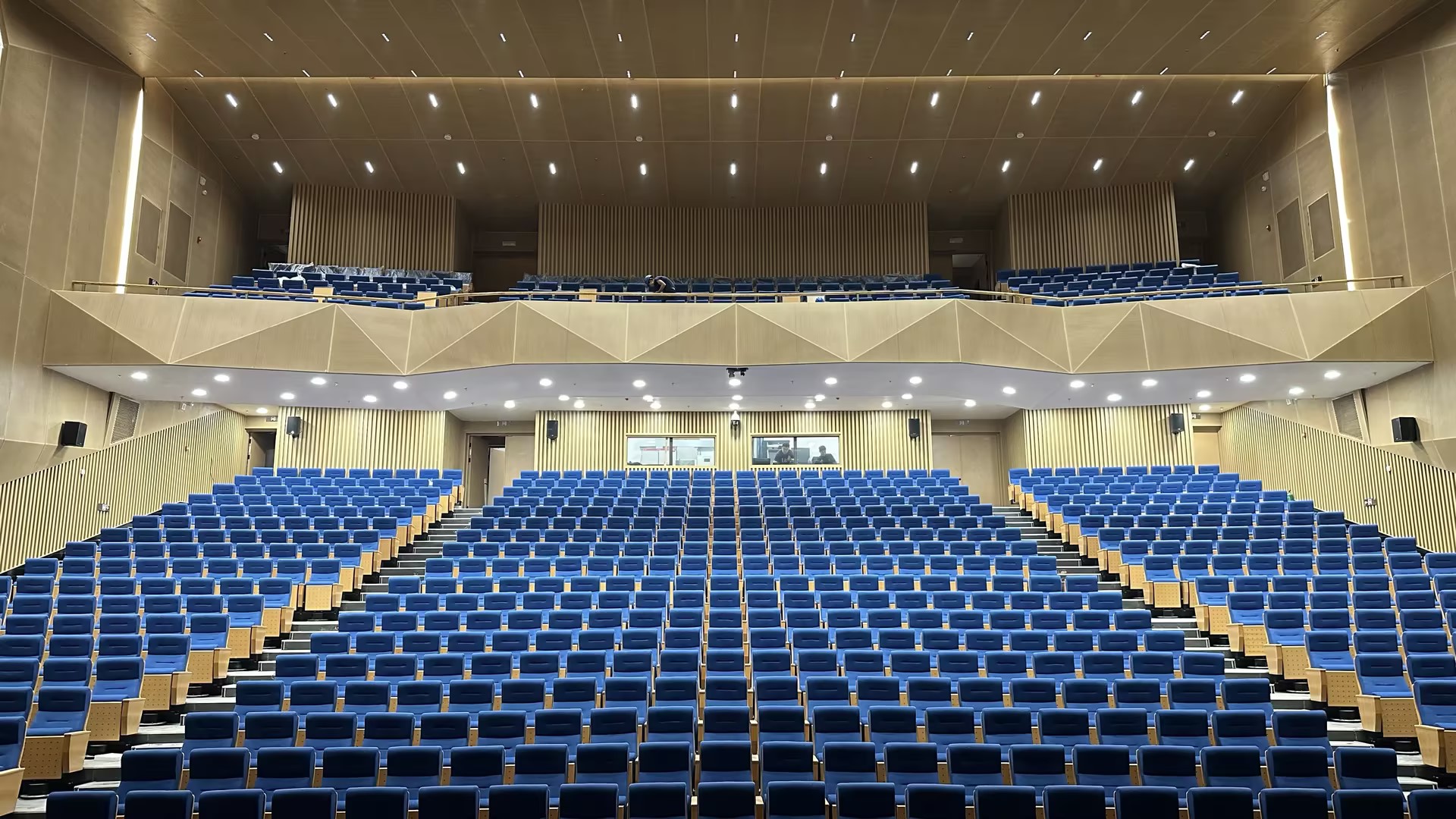 30c1ede2-0d2e-4373-a973-6d434657e891.jpg 30c1ede2-0d2e-4373-a973-6d434657e891.jpg